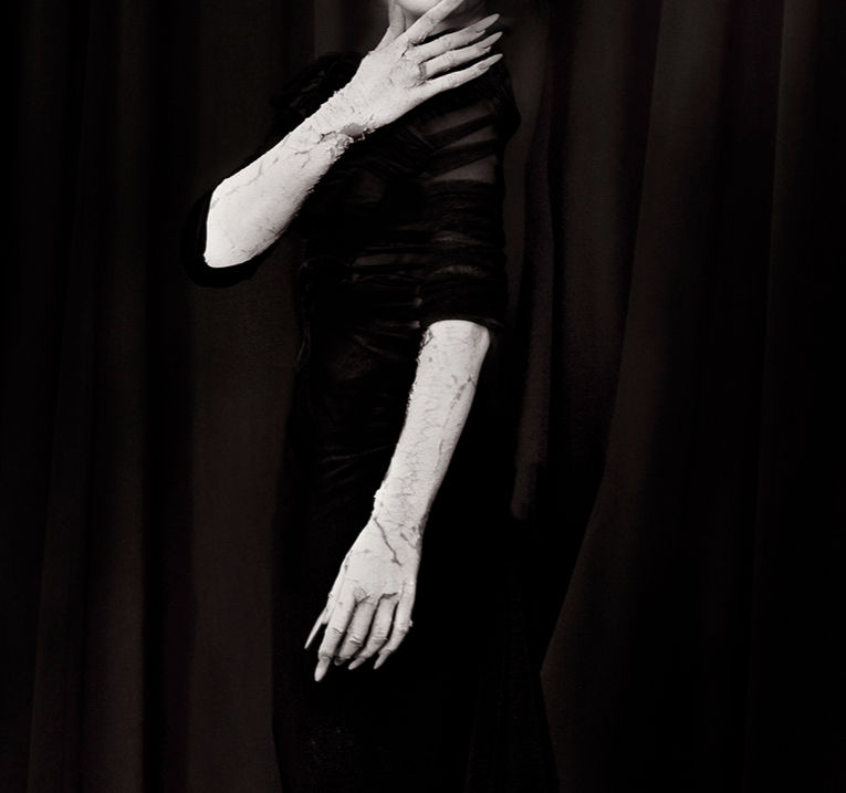 Thumbnail: Lèa Bon Photography Color portrait figurative fashion contemporary