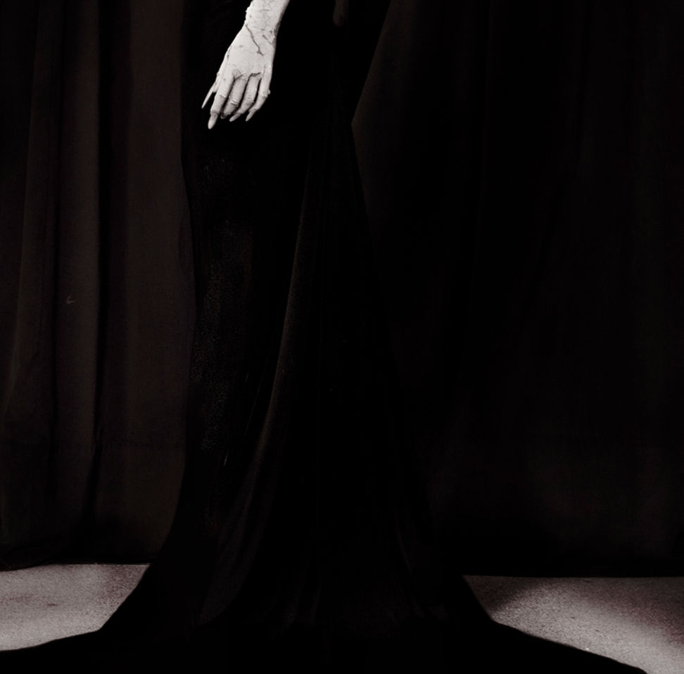 Thumbnail: Lèa Bon Photography Color portrait figurative fashion contemporary