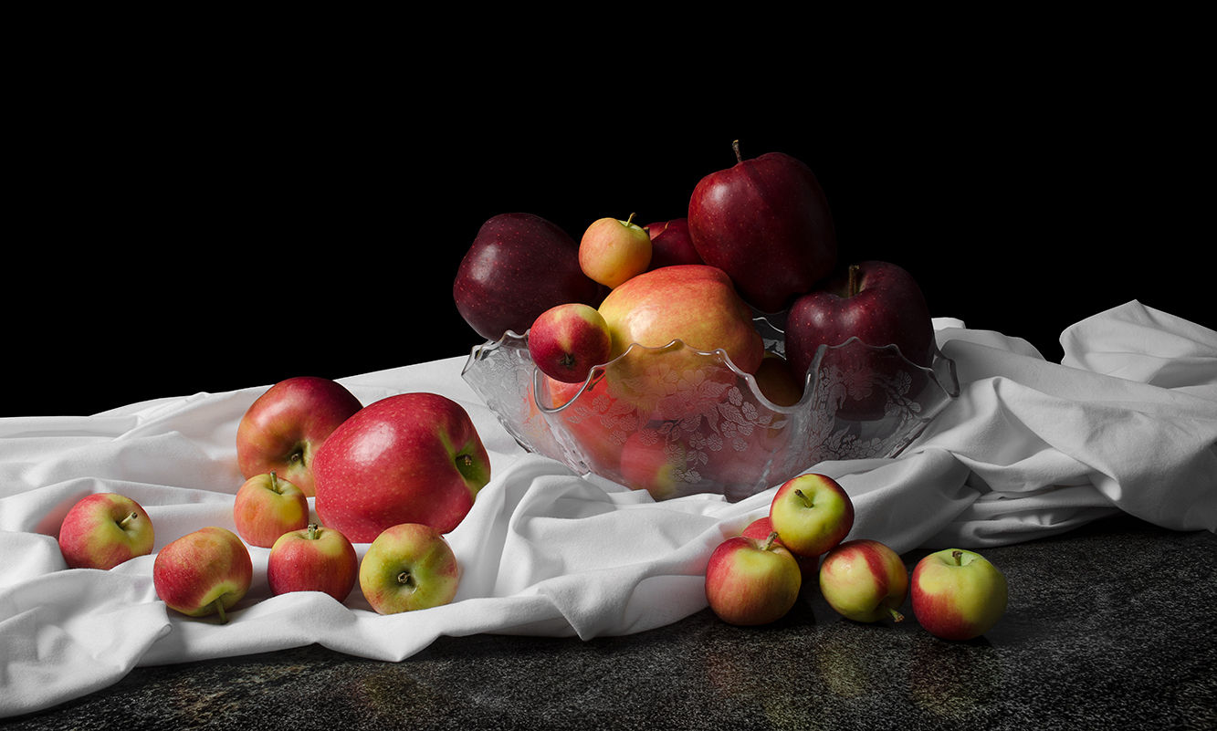 Manzanas.From the bodegones series, Dora Franco, Still life, color Photography, contemporary art