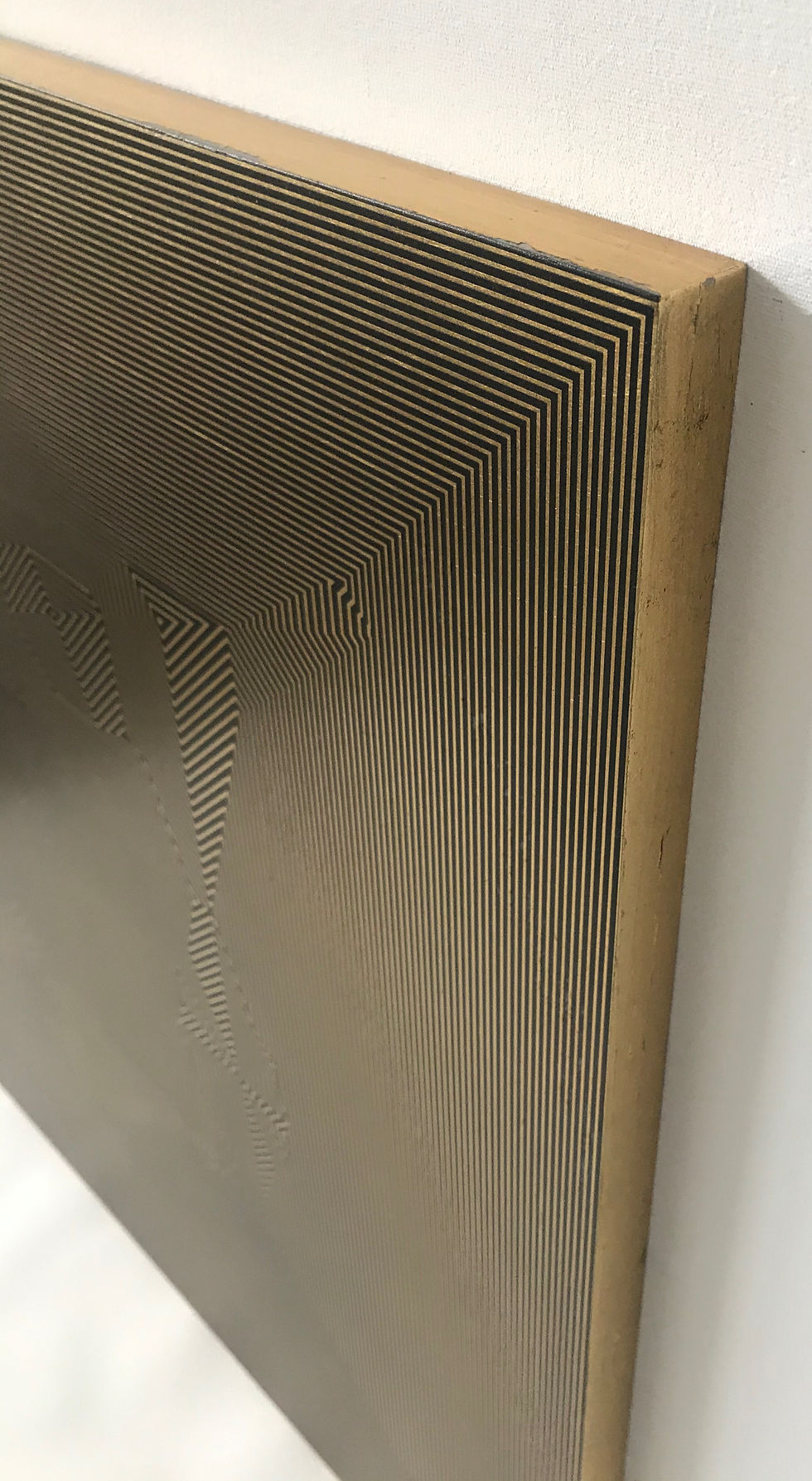 Thumbnail: Francisco Larios_abstract art_wall scuplture_Gold lief contemporary painting