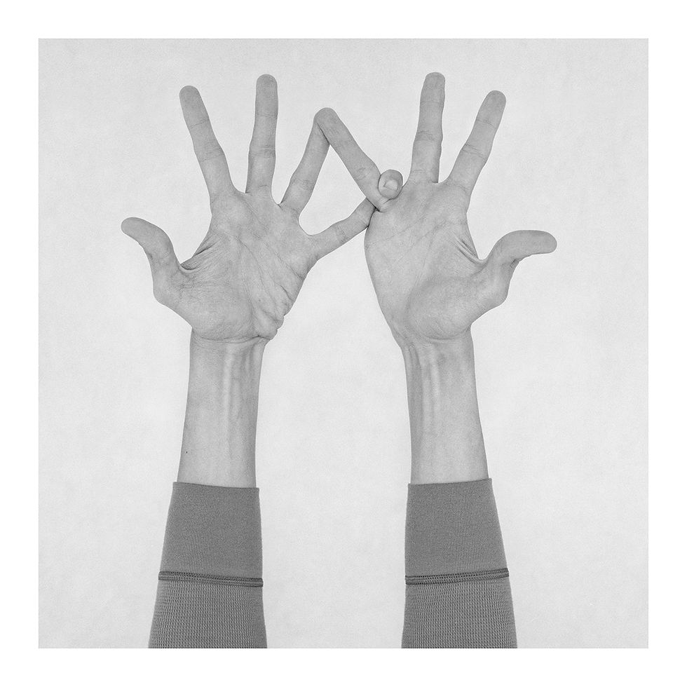 Nico Baixas Hands people black and white fingers figurative circus Chiromorphose