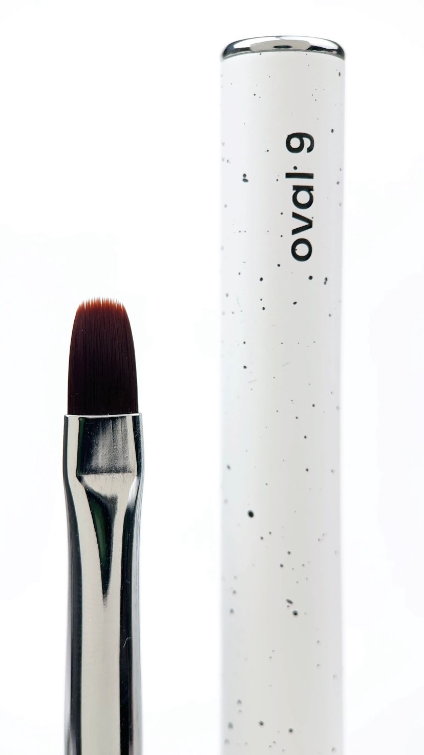Miniatyrbilde: Professional Brush Oval, 9 mm – metallbørste med flat oval for gel