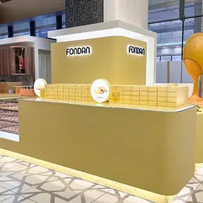 【モールテックス施工事例】ブランドカラーを質感で再現する、FONDAN 東京大丸店の内装