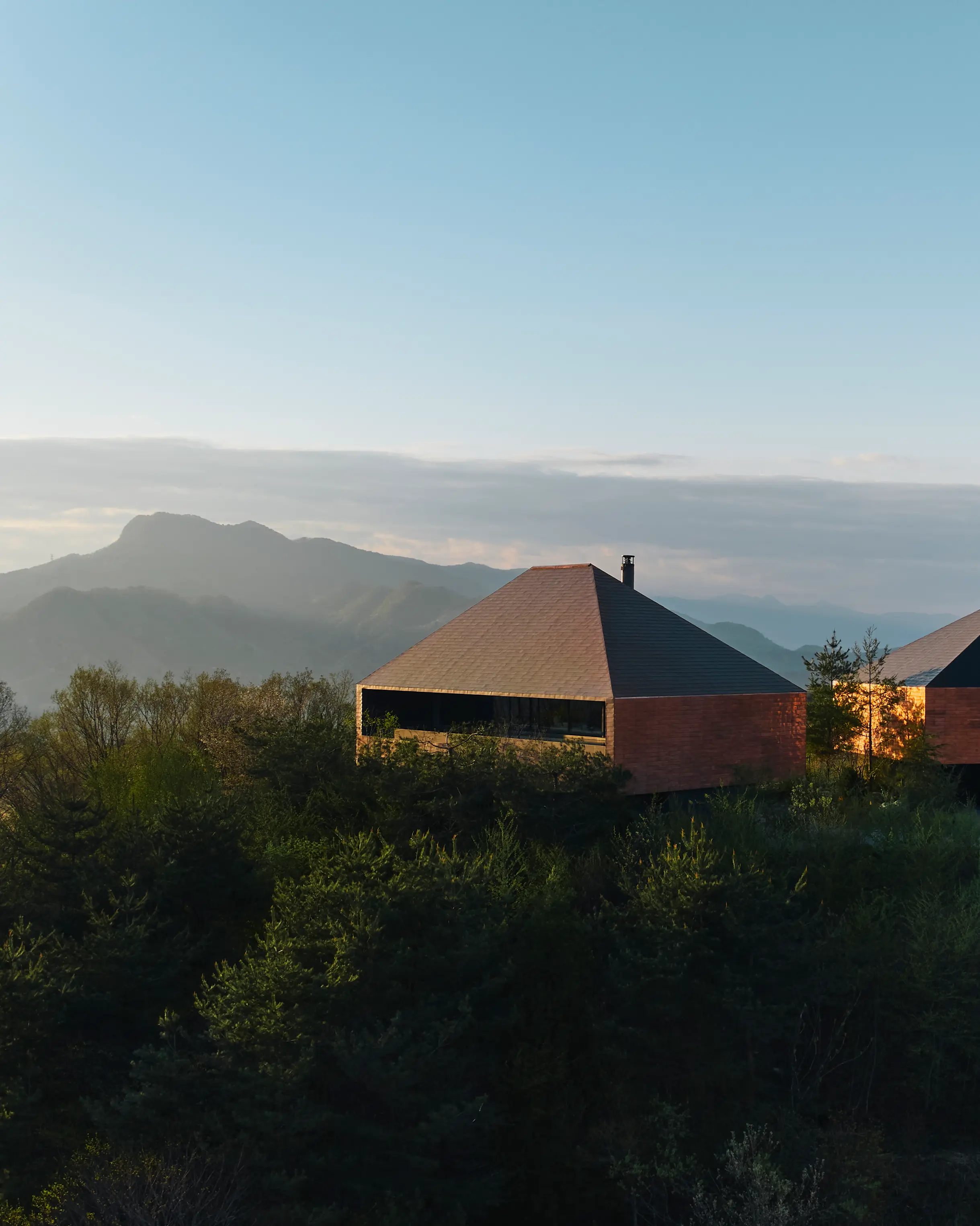 NOT A HOTEL MINAKAMI TOJI/モールテックス施工/オフィスTAKAHATA