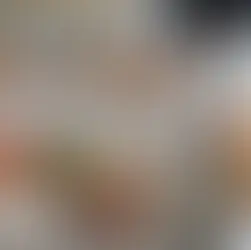 【施工事例】横浜ティンバーワーフ「I’m donut?(アイムドーナツ)」「dacō(ダコー)」什器を左官で製作｜波型フォルム×グレーでドーナツを引き立てる空間へ