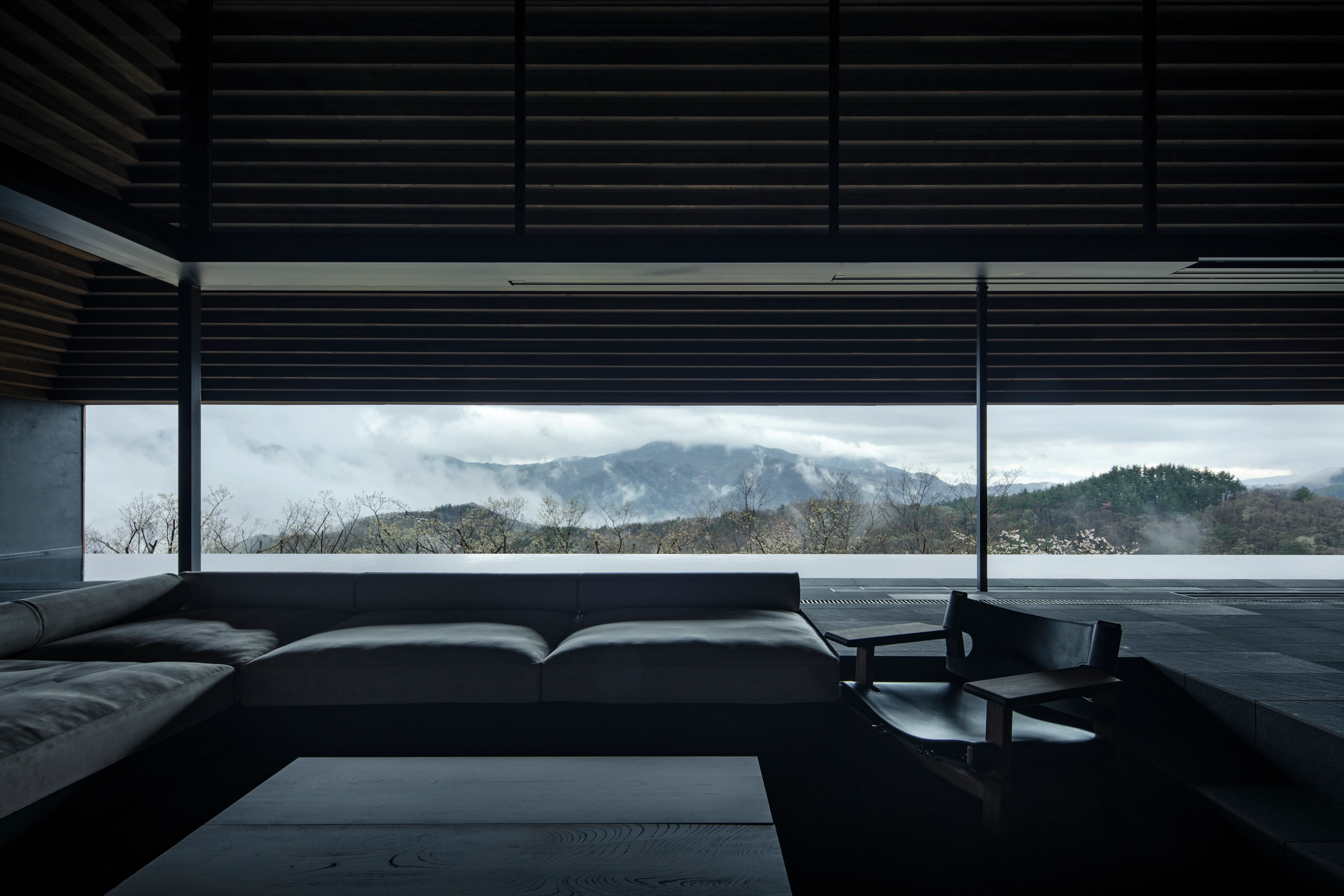 NOT A HOTEL MINAKAMI TOJI/モールテックス施工/オフィスTAKAHATA