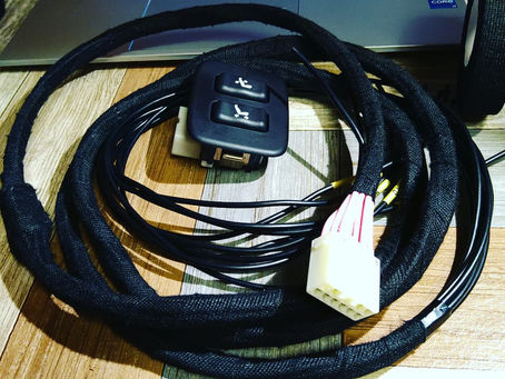 70カムリタクシー助手席パワーシートスイッチ増設は出来るのか?