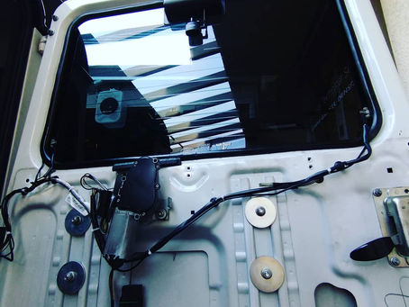 ディフェンダーにサブウーファーの取付は可能か?どこに付けるのがベストか?