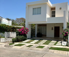 Las Moras Casa 3 recámaras con excedente de terreno