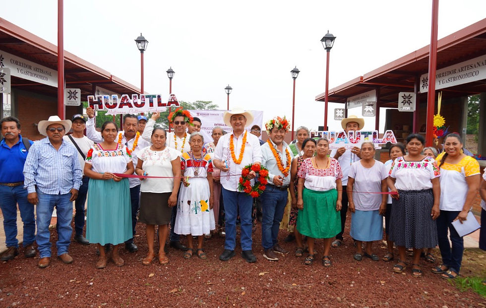Gobierno de Hidalgo entrega dos paradores del Corredor Artesanal de la Huasteca en Huautla y Yahualica