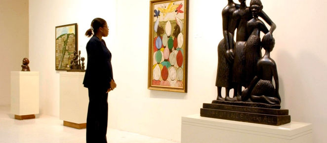Sumérgete en el arte de toda una nación: las exposiciones de la National Gallery of Jamaica.