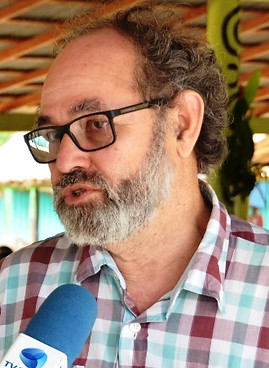 AthiasENTREVISTA.jpg