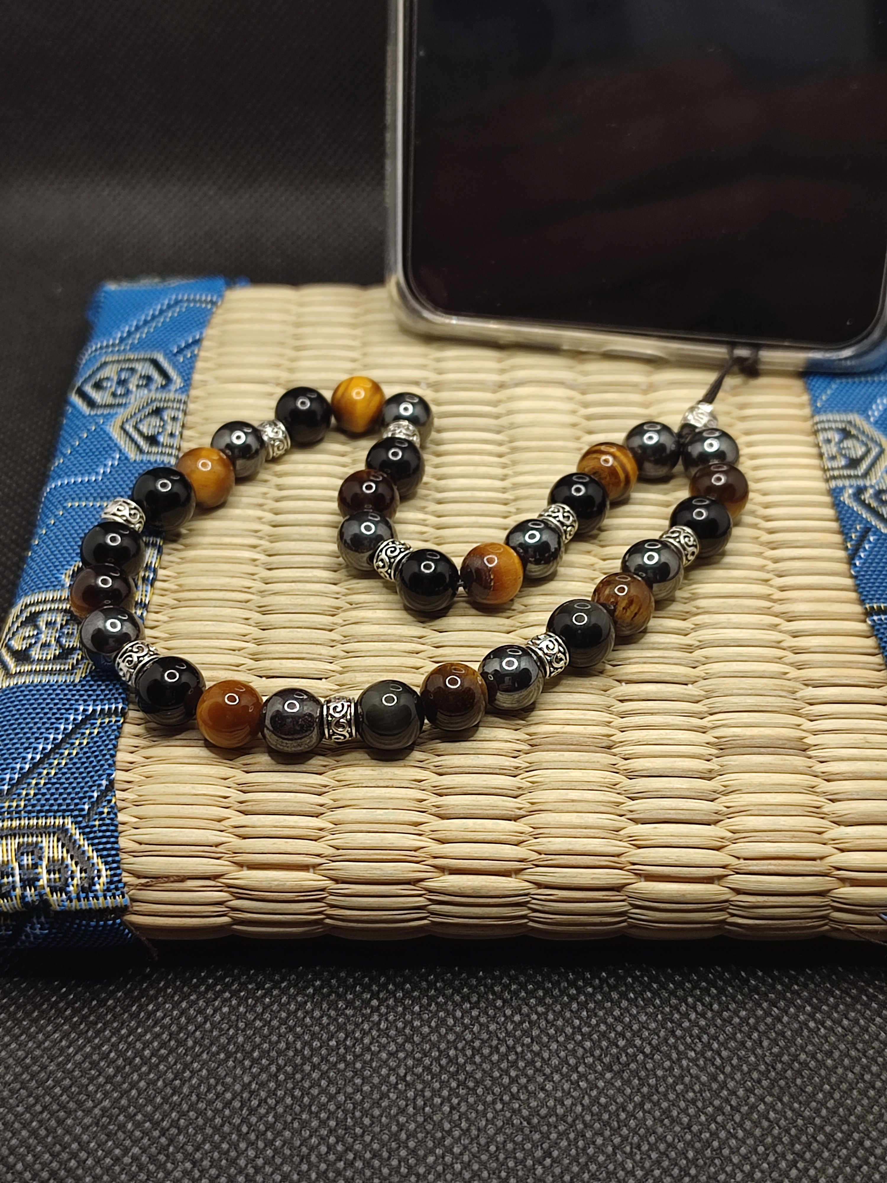 Dragonne pour smartphone triple protection, obsidienne, hématite, oeil de tigre