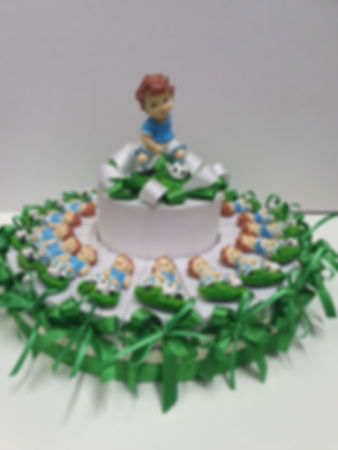 Torta 18 scatoline con magnete calciatore più centrale 
