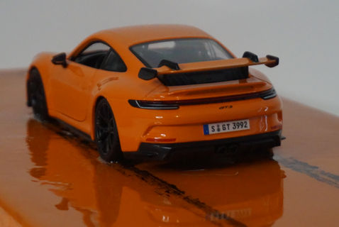 Resin Art Hermes Orange 911