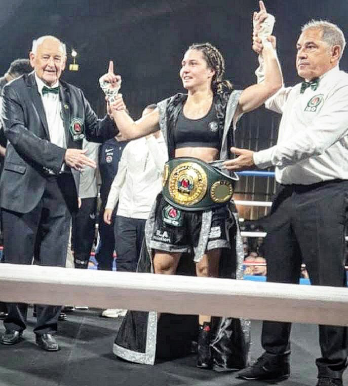 Flora Pili je pobedila većinskom odlukom sudija posle 10 rundi