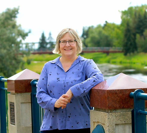 Barbara May - 07-22 299_edited_edited.jpg