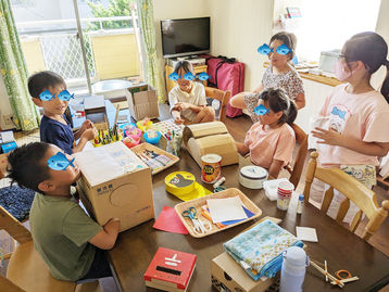 おやつタイム「触って当てる」