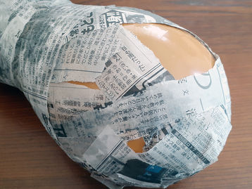 新聞紙ではりぼてをつくる