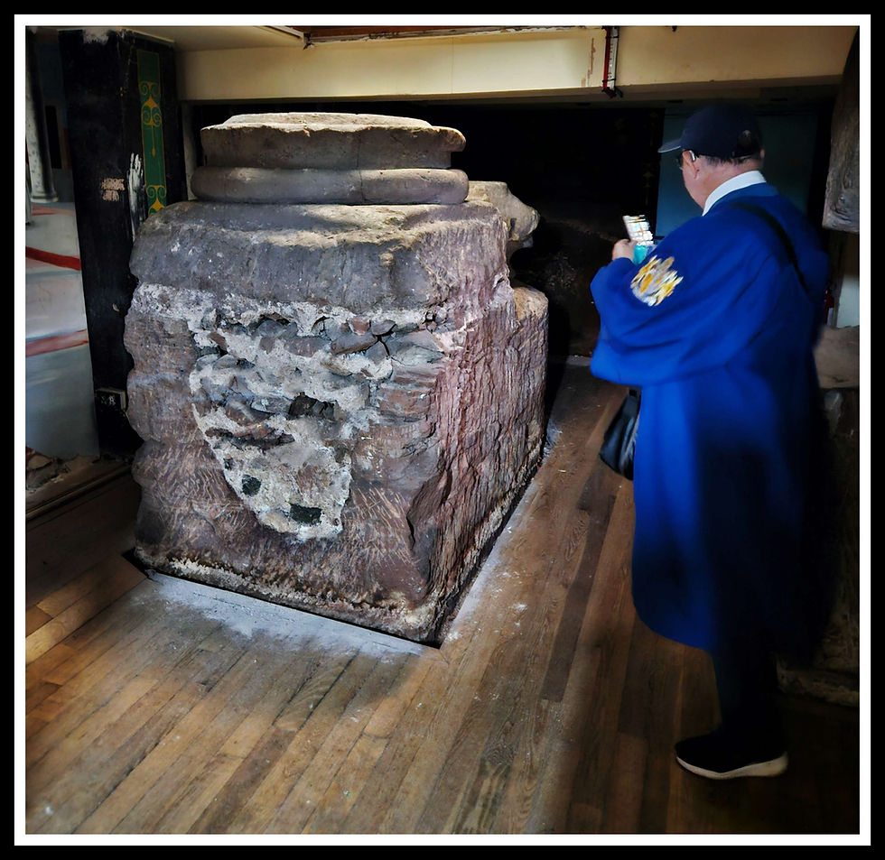 Column base under the Pret A Manger