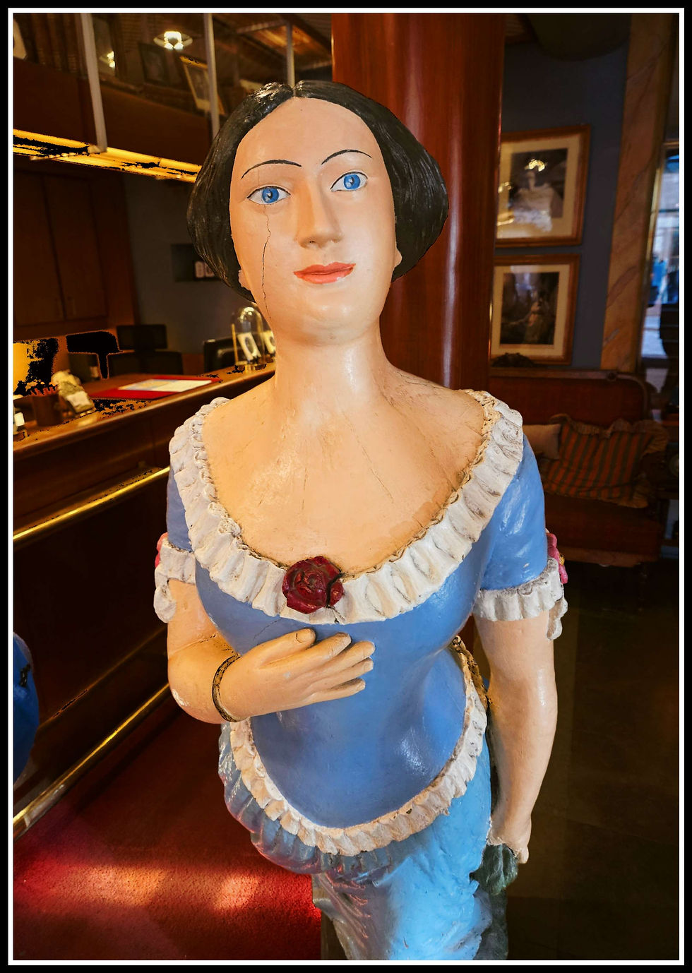 A ship's figurehead greets us in the lobby of The Lady Hamilton Hotel