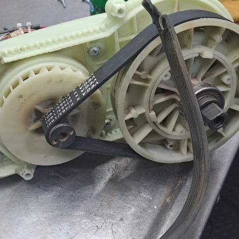 Mantenimiento a fondo: ¿Por qué tu cortadora de césped necesita un service especializado?