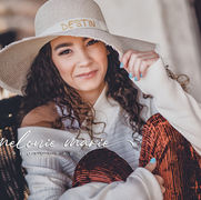 What to Wear } Beach Portraits } Accenting Your Wardrobe