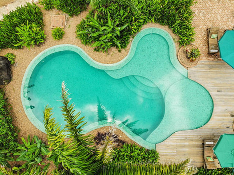 PISCINAS DE CONCRETO
Ter uma piscina em casa é o sonho de muitas pessoas em todo o mundo, a piscina é o espaço perfeito para relaxar e ter momentos de lazer com a famílias e amigos.
Na H2O Piscinas você vai encontrar o que há de melhor e mais moderno em Piscinas de Concreto.
Trabalhamos com os melhores revestimentos do mercado como: Cristal Pool, revestimento em Pedras Vulcânicas, Hijau, Aquamarine, revestimento Portinari e Atlas.