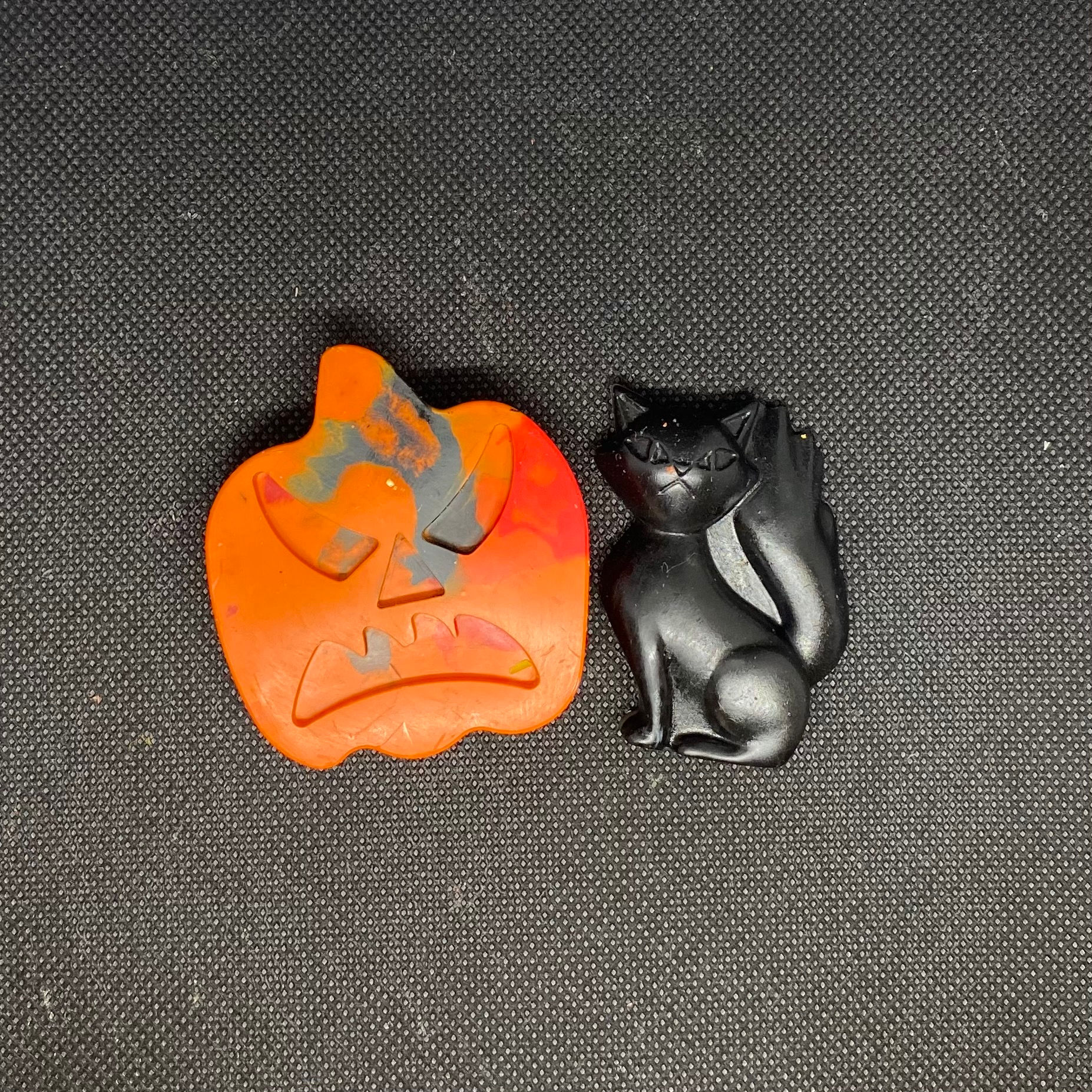 Cat with Jack-O-Lantern (2 pieces)