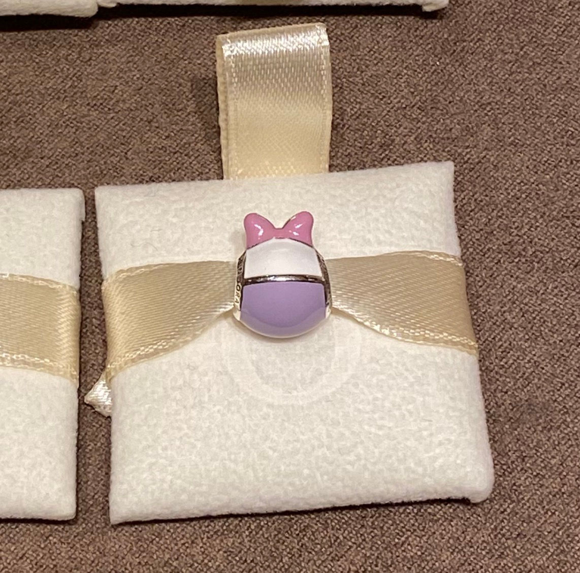 Pandora Disney Parks Daisy Duck charm