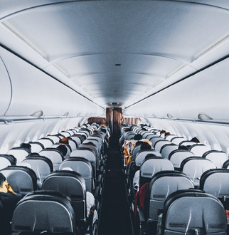 De la discrimination dans l'air; Le témoignage bouleversant de Laura hôtesse de l'air.