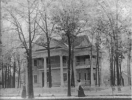 Historical Oaklea Mansion