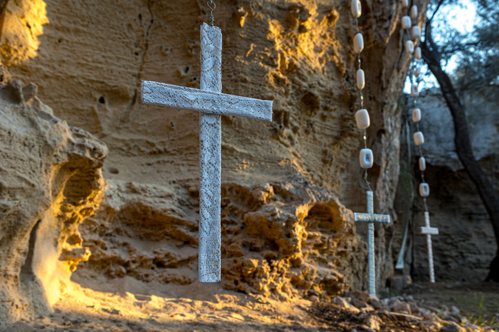 ECO ART - AQUA MEMORIA
Miriam McConnon Holy Trinity, 2025. Soap, wire, material and wood 3 x 6m / Μίριαµ Μακ Κόννον, Holy Trinity, 2025. Σαπούνια, σύρµατα, ύφασµα και ξύλο 3 x 6m.