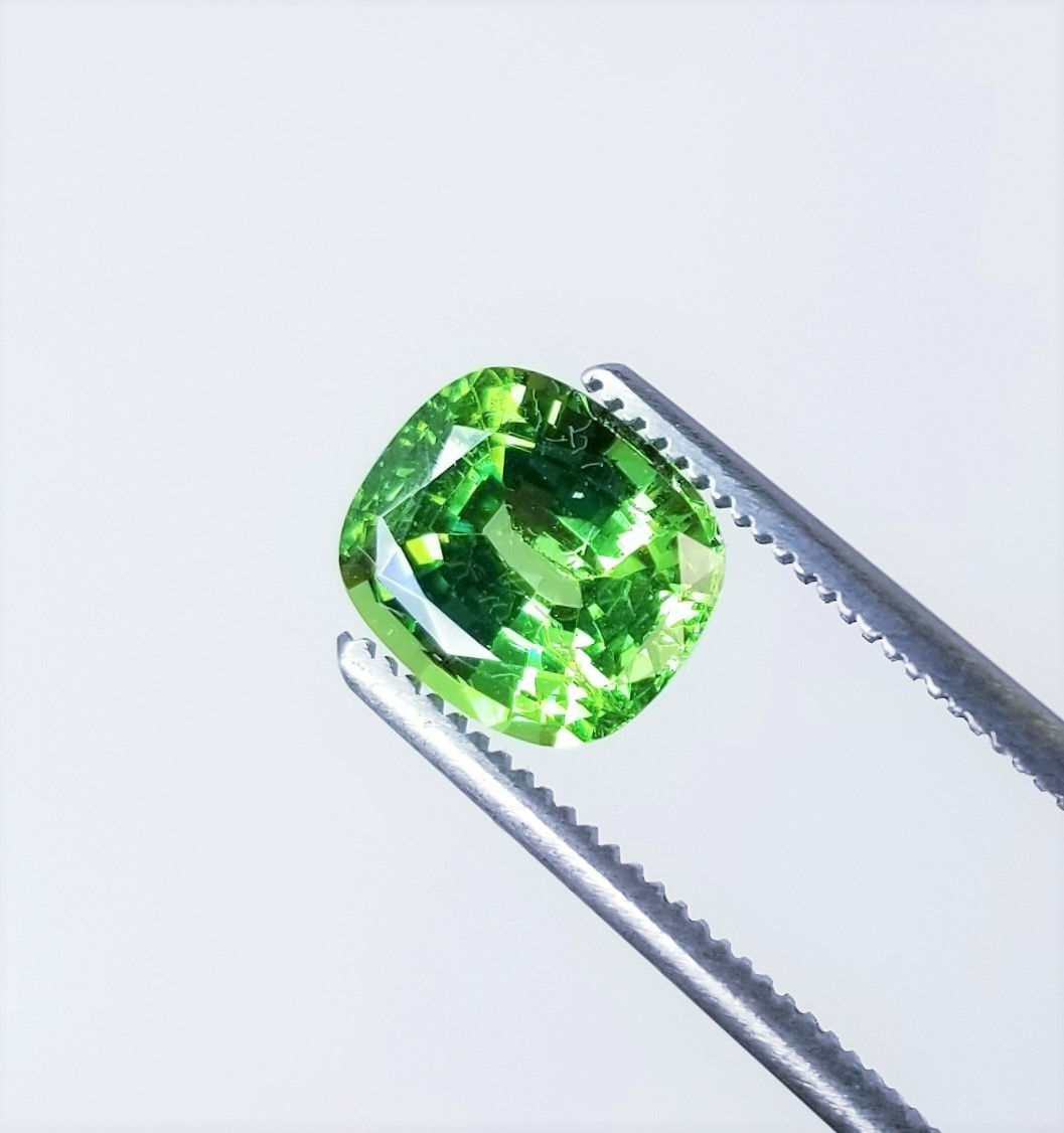Tsavorite 2.15 ct