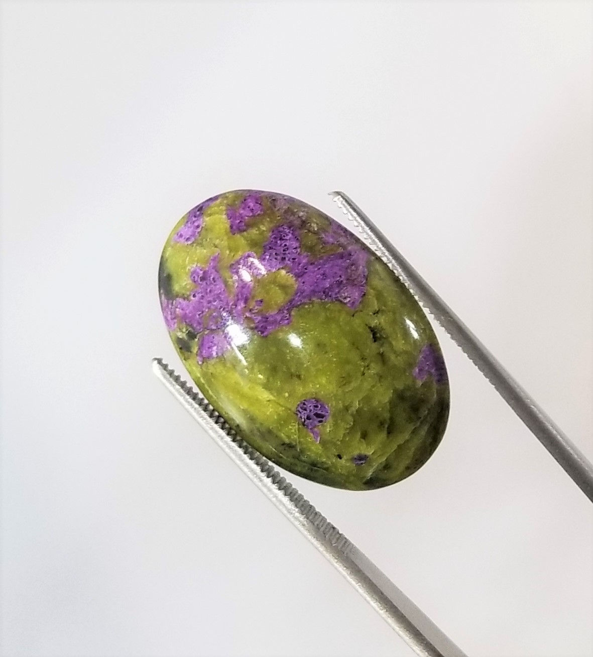 Stichtite in Serpentine 17.01 ct