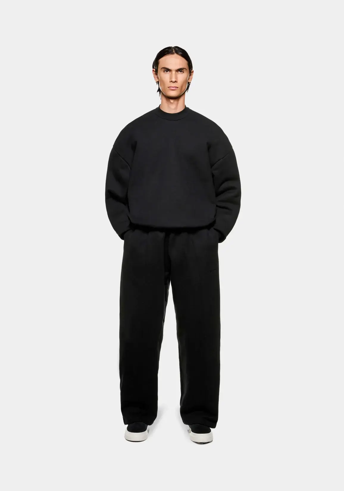 MKI 800 GSM SUPERWEIGHT CREWNECK IN BLACK