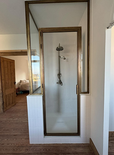 Porte de douche en laiton massif BRASS, finition vibrée et patinée