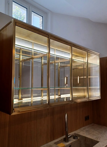 Meuble de cuisine en laiton massif BRASS avec porte pivot