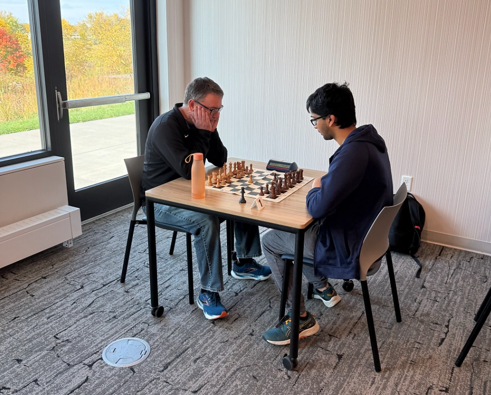 Narayanan plays Radermacher in Round 7 (photo by Jiten Patel)