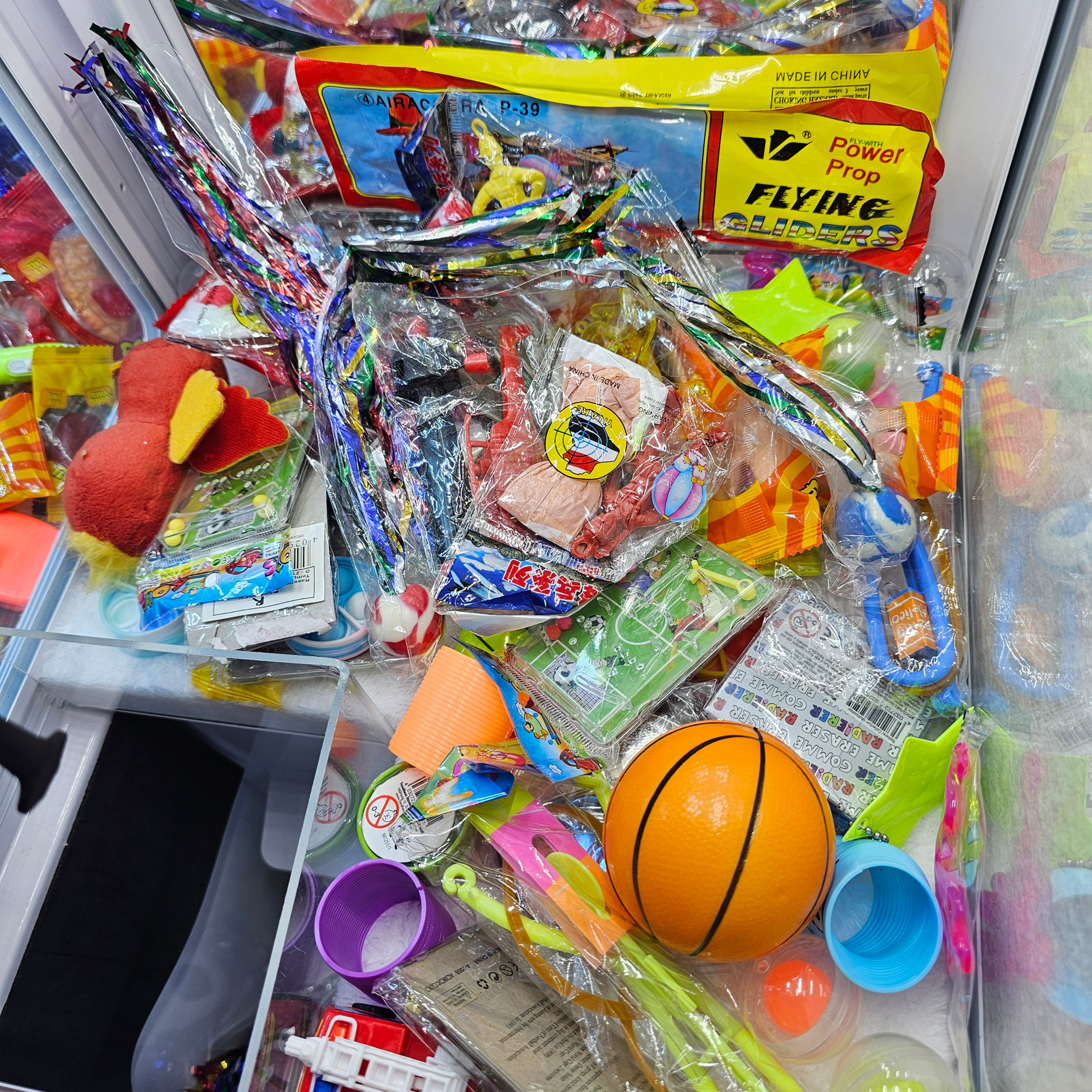 Befüllung mit Mini-Spielzeug