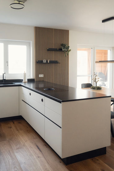 Bora Kochfeld bündig in zwei Zentimeter starker Steinplatte