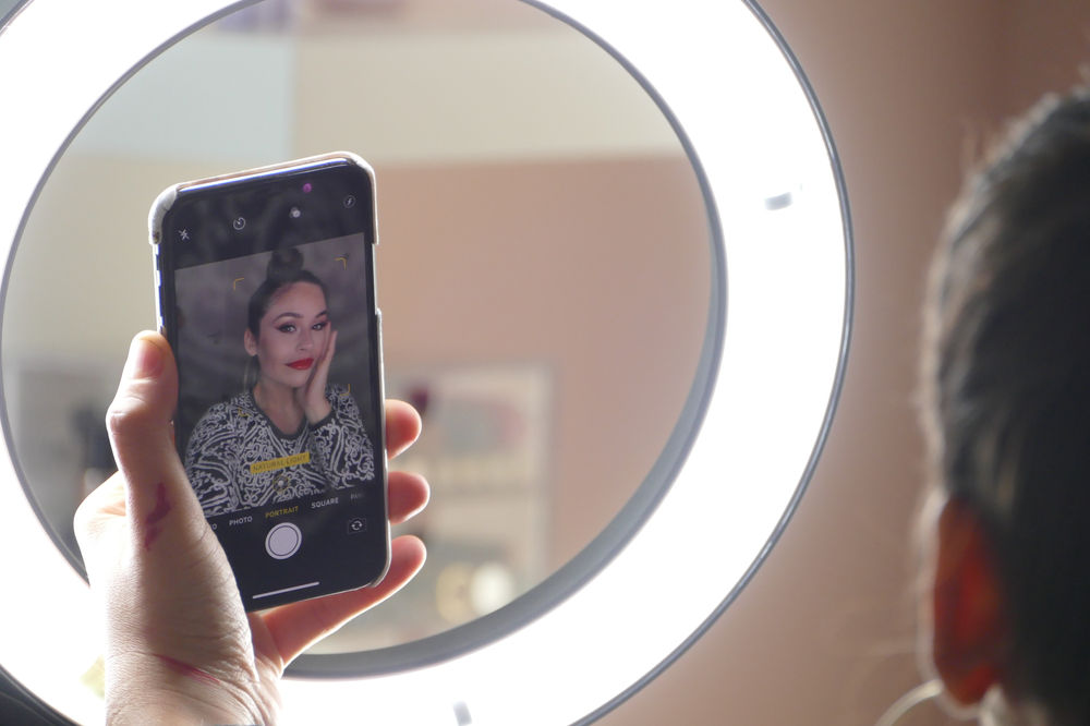 Is a ring light a Makeup Artist Essential