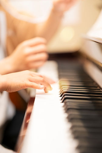 Cosmo-SchoolOfMusic-Students-2024-021_edited.jpg
