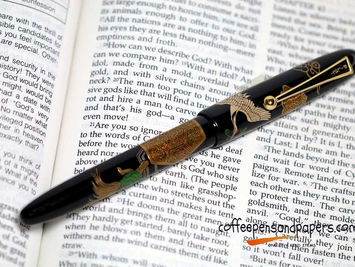 Pilot Namiki Yukari Crane and Turte maki-e fountain pen. パイロット 高蒔絵万年筆 鶴と亀