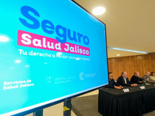 Enrique Alfaro presenta el Seguro Salud Jalisco