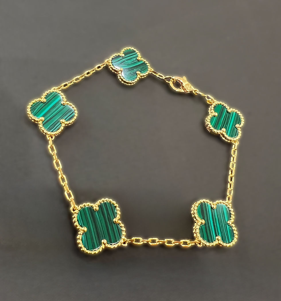 Thumbnail: Golden Green Four Clover Half Set (1 clover necklace)