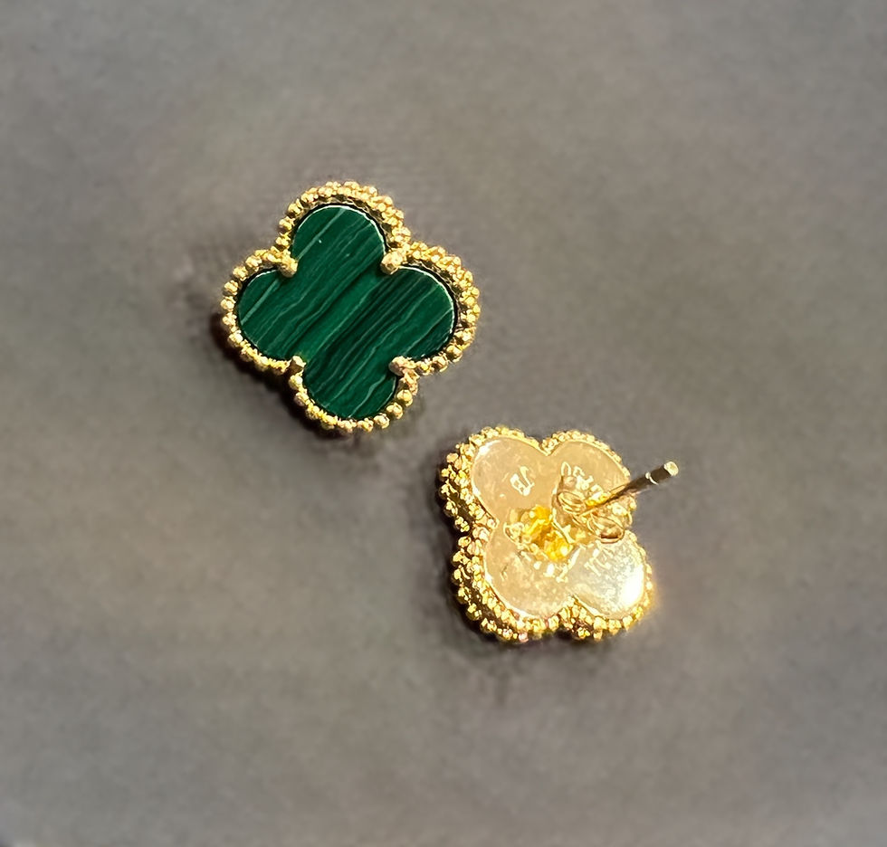 Thumbnail: Golden Green 20 Clover Necklace  Set 