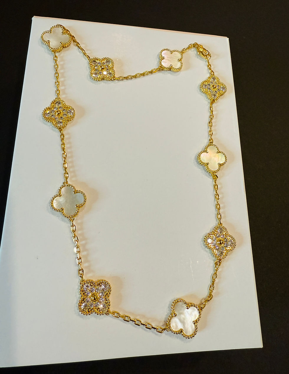 Thumbnail: Golden White with Stone 10 Four Clover 