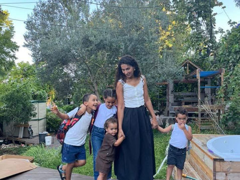 אמהות בעולם שבור