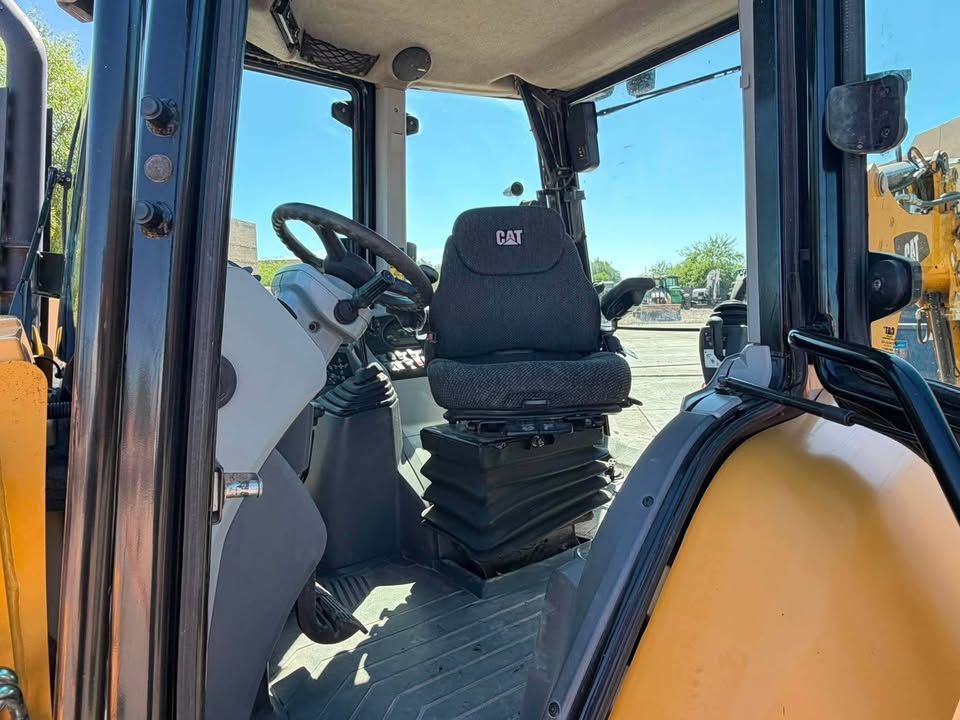 Thumbnail: 2018 CAT 420F2 Backhoe Fully Loaded